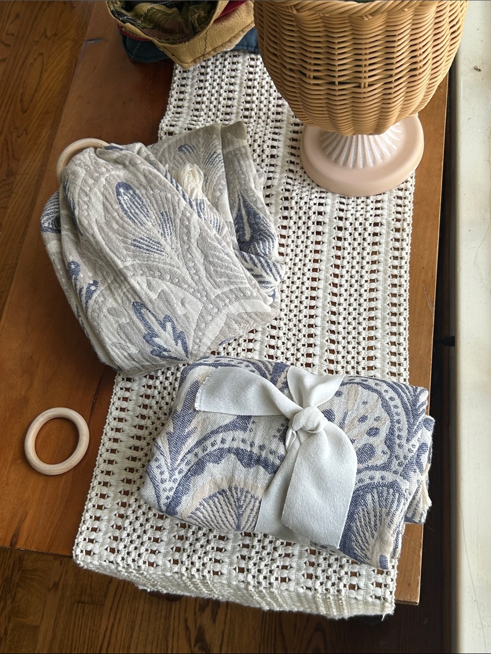Anthropologie Blue Tan Cream Floral Bath Towels Woven Never Printed Luxury 2 PC